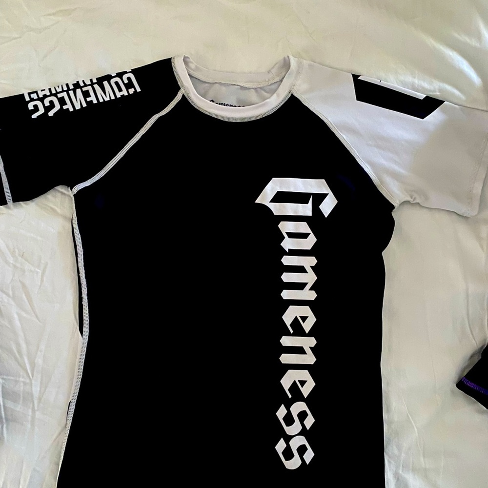 Womens gameness rashguard M